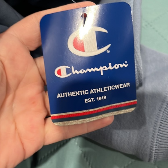 Champion hoodie NWT. - Picture 10 of 10